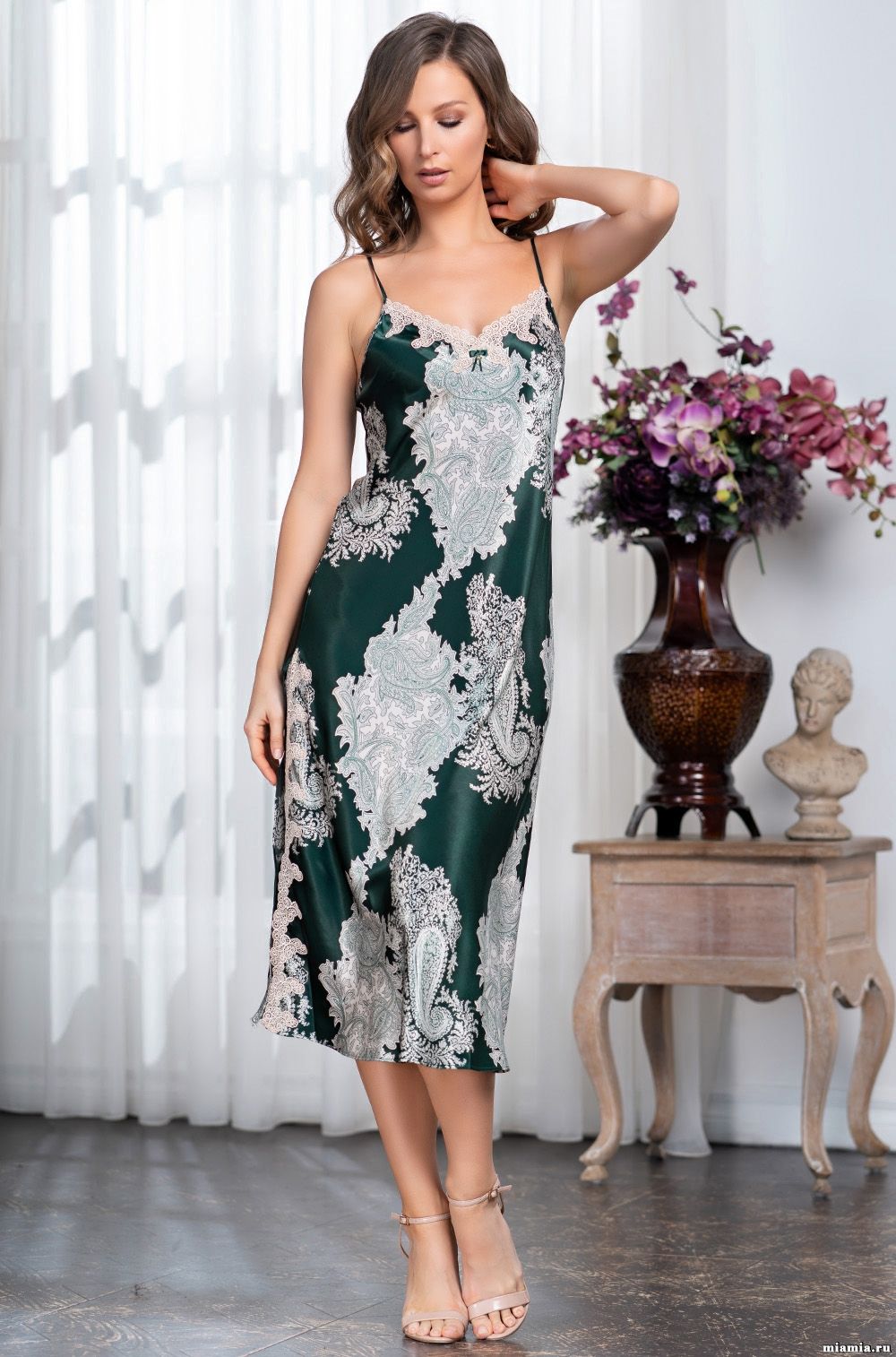 Agata 3708 Короткая сорочка на тонких бретелях